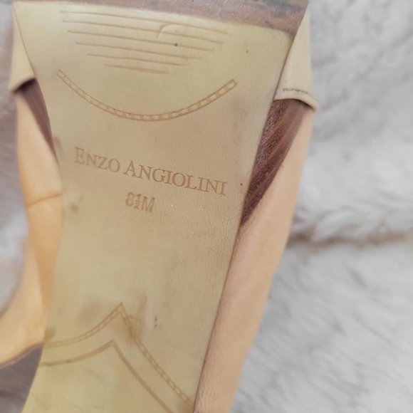 Beige Peeptoe Slingback Heels w patent Bows and wood details - Picture 9 of 11